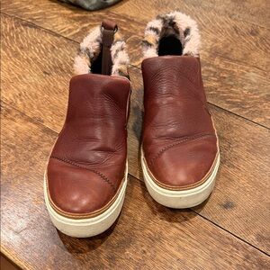 Tom’s leather Romeo style slipons